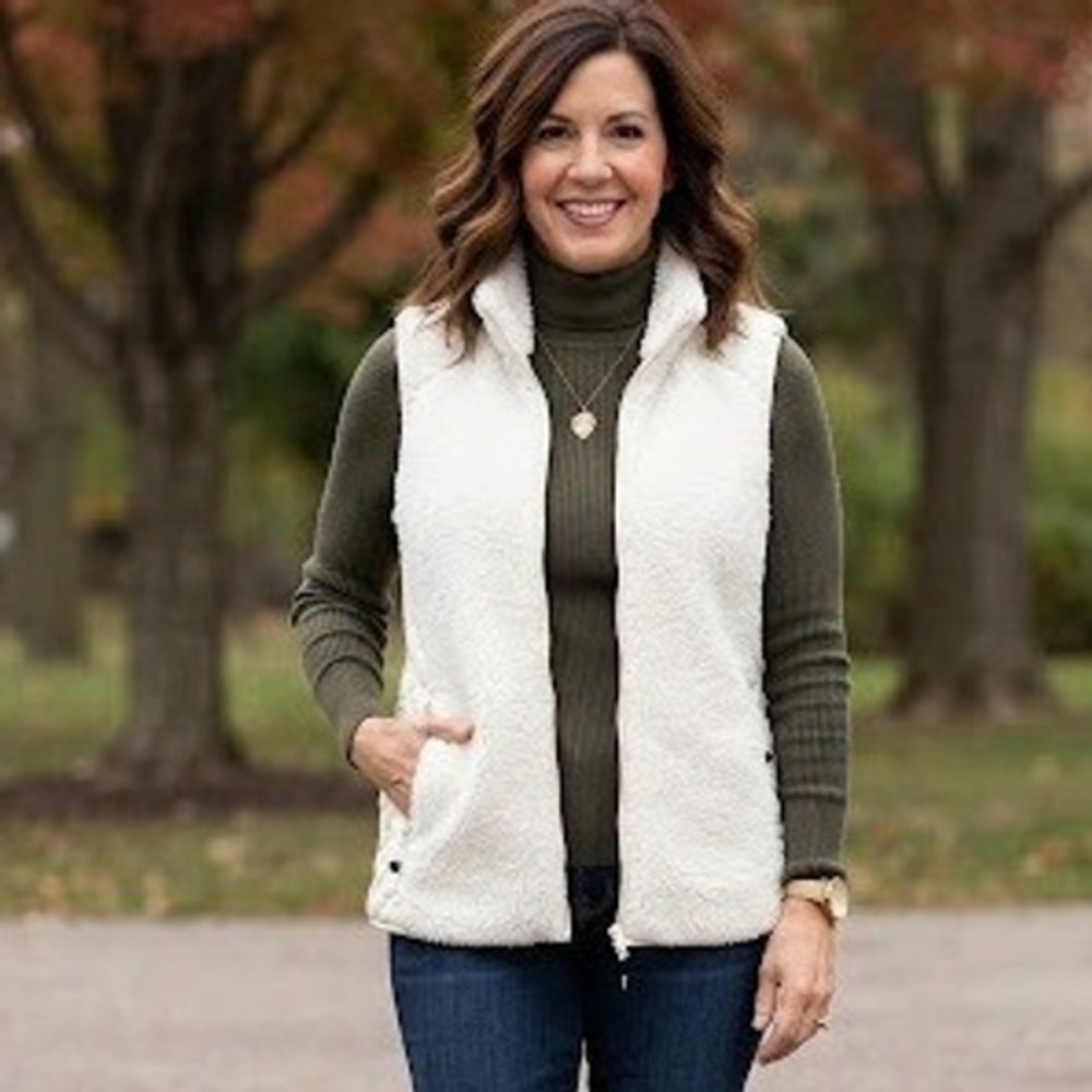 Talbots Womens Cream White Sherpa Fleece Quilted Trim Full Zip Vest Size M Soft